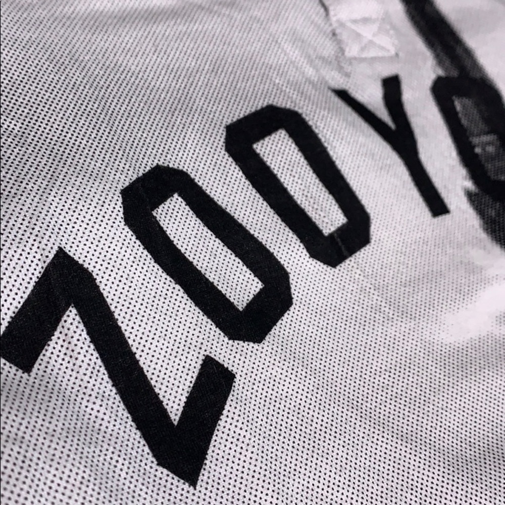 Zoo York Empire State Building graphic T-Shirt Short sleeve medium - Picture 8 of 10